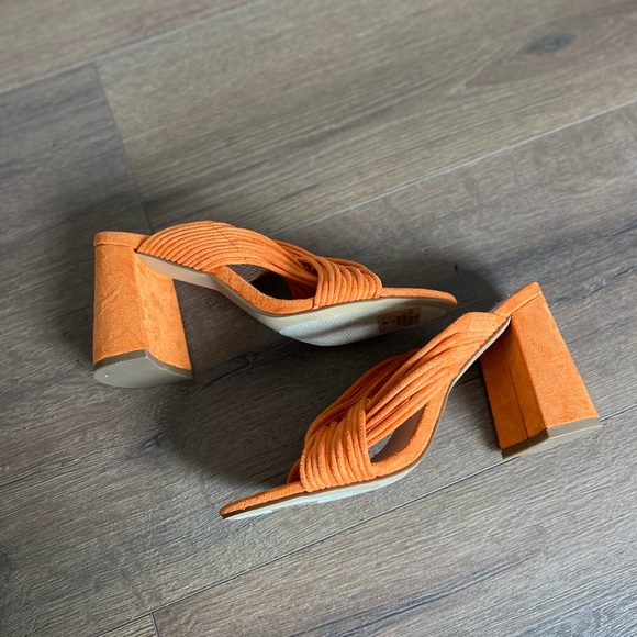 Saks Fifth Avenue Shoes - Saks fifth avenue sandals